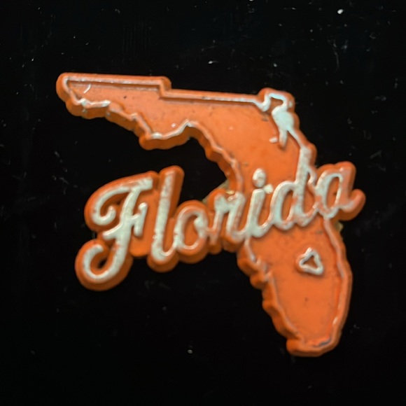 Magnets - Picture 12 of 16